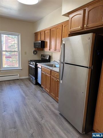 270 Oak Street 270 Oak - D4, Ridgewood, NJ 07450