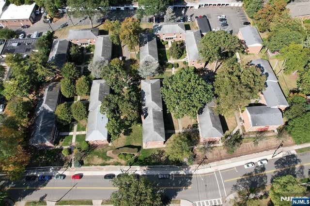 270 Oak Street 270 Oak - D4, Ridgewood, NJ 07450