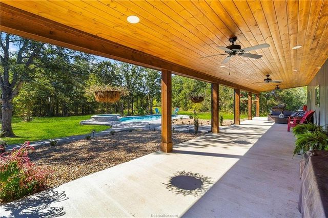 7196 S County Road 458, Normangee, TX 77871
