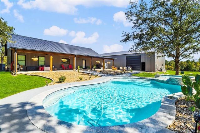 7196 S County Road 458, Normangee, TX 77871