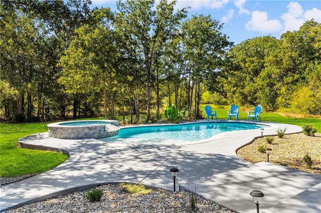 7196 S County Road 458, Normangee, TX 77871