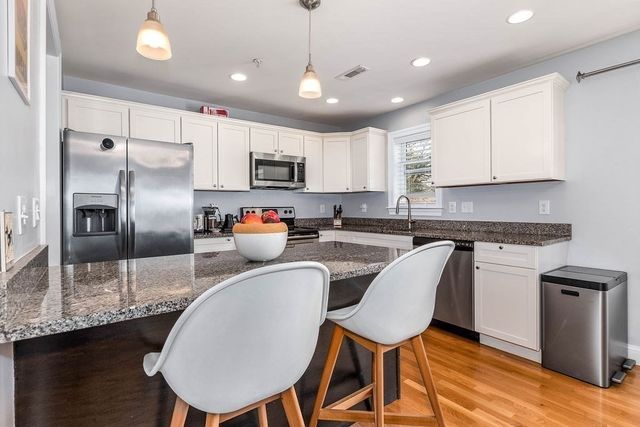 10 Irma St 3, Boston, MA 02124