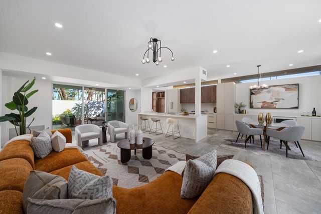 80 Lakeview Drive, Palm Springs, CA 92264