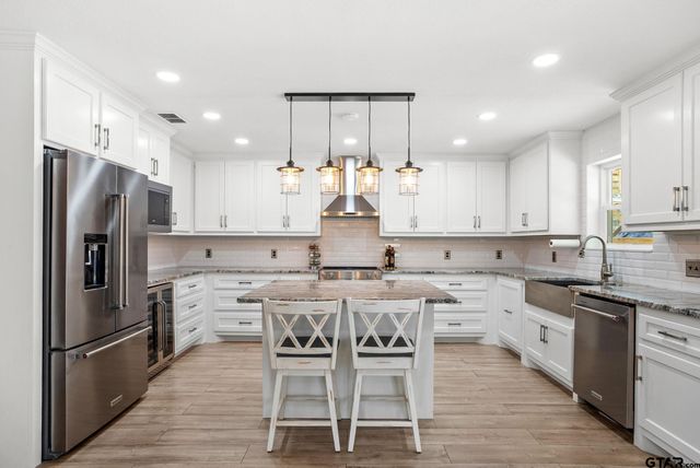 310 Windridge, Palestine, TX 75801