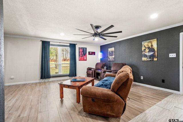 310 Windridge, Palestine, TX 75801