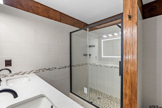 310 Windridge, Palestine, TX 75801