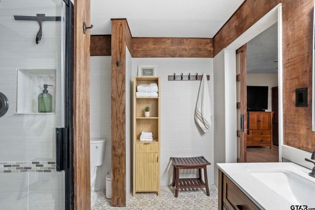 310 Windridge, Palestine, TX 75801