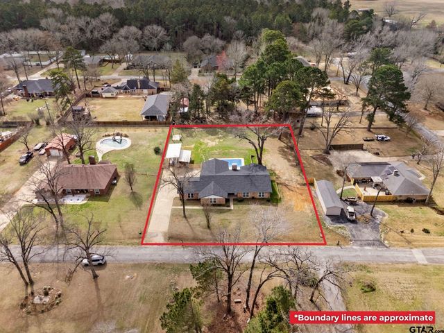 310 Windridge, Palestine, TX 75801