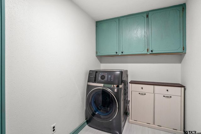 310 Windridge, Palestine, TX 75801