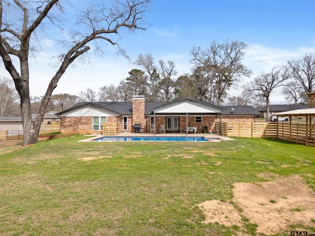 310 Windridge, Palestine, TX 75801