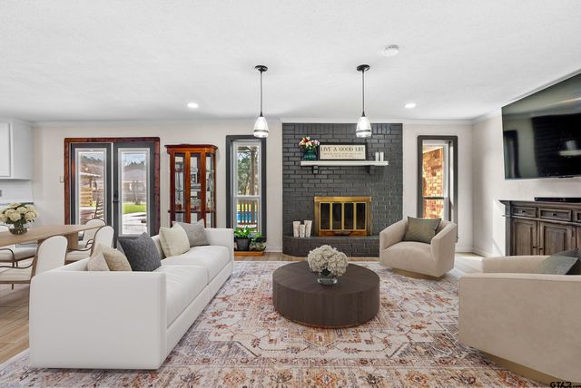 310 Windridge, Palestine, TX 75801