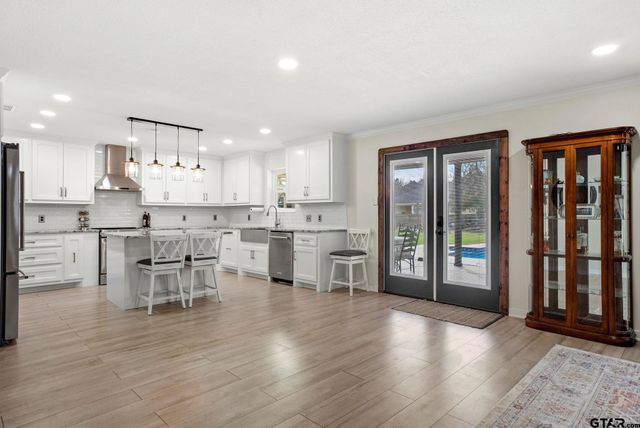 310 Windridge, Palestine, TX 75801