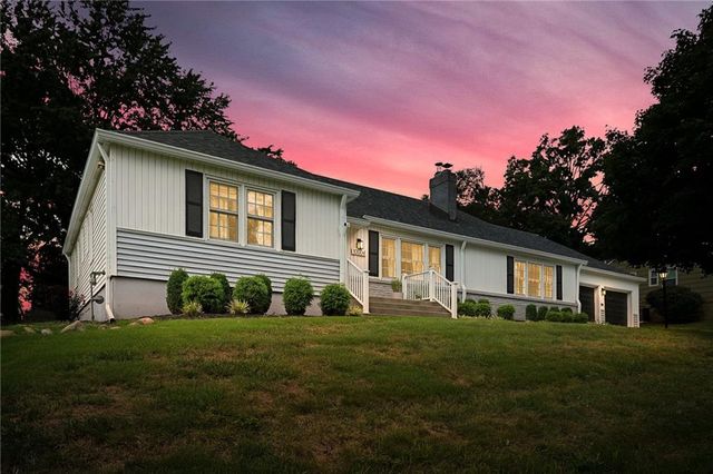 10004 Holly Street, Kansas City, MO 64114
