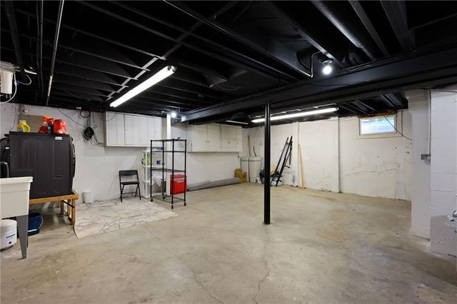 10004 Holly Street, Kansas City, MO 64114