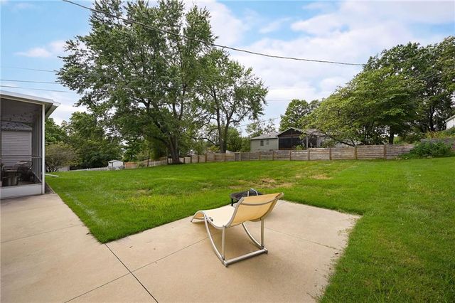 10004 Holly Street, Kansas City, MO 64114