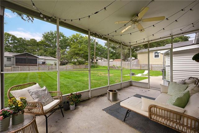 10004 Holly Street, Kansas City, MO 64114