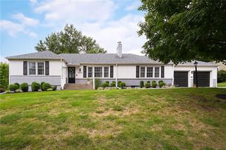 10004 Holly Street, Kansas City, MO 64114
