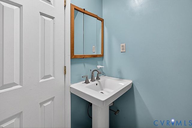 13300 Bradley Bridge Rd, Chester, VA 23831