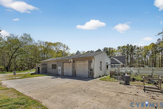 13300 Bradley Bridge Rd, Chester, VA 23831
