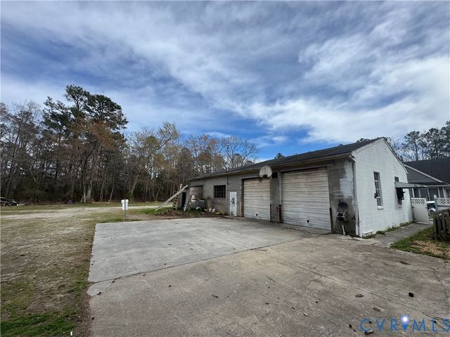 13300 Bradley Bridge Rd, Chester, VA 23831