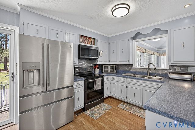 13300 Bradley Bridge Rd, Chester, VA 23831