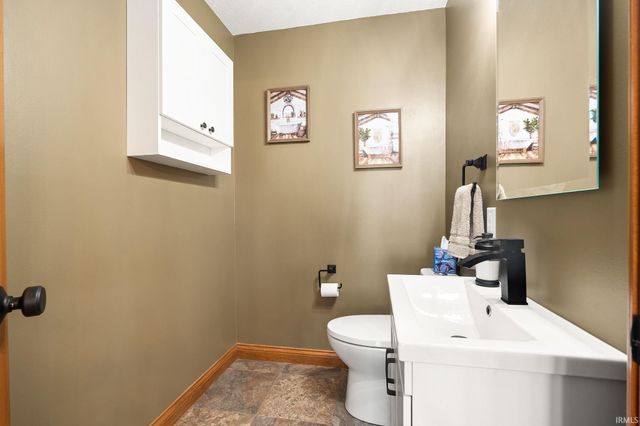 6810 Hawksnest Trail, Fort Wayne, IN 46835