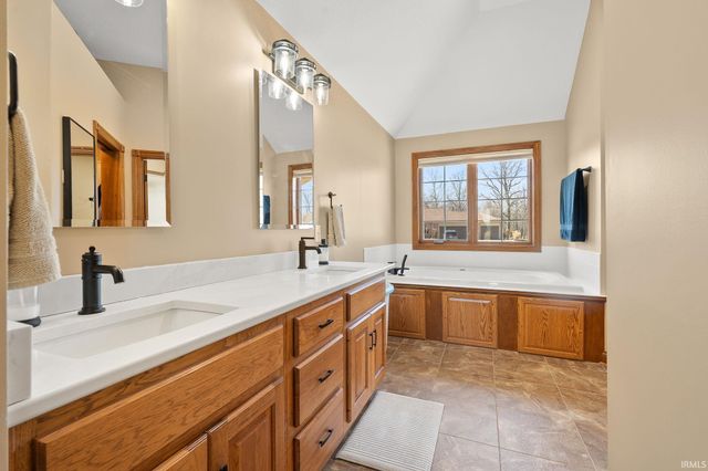 6810 Hawksnest Trail, Fort Wayne, IN 46835