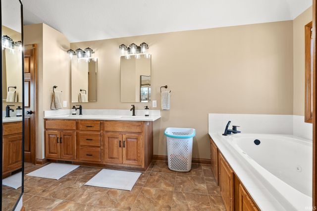 6810 Hawksnest Trail, Fort Wayne, IN 46835