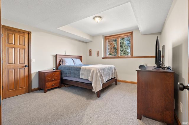 6810 Hawksnest Trail, Fort Wayne, IN 46835