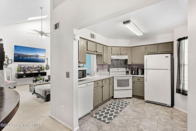 4920 Lake Waterford Way 209-2, Melbourne, FL 32901