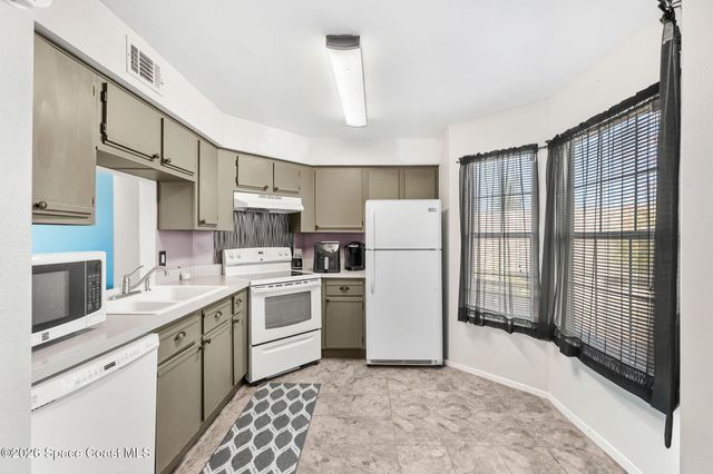 4920 Lake Waterford Way 209-2, Melbourne, FL 32901