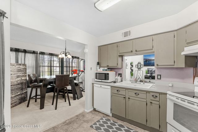 4920 Lake Waterford Way 209-2, Melbourne, FL 32901