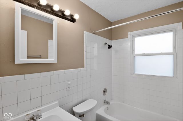 4443 N Kenyon Drive, Indianapolis, IN 46226