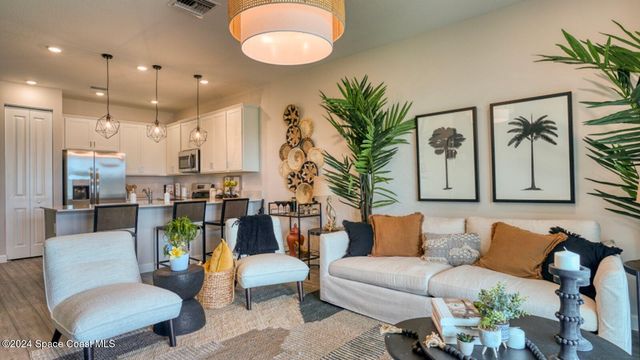 1601 Miraflores Trail NW, Palm Bay, FL 32907