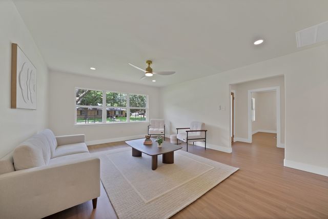1618 Comanche Trail, Garland, TX 75043