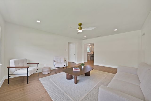 1618 Comanche Trail, Garland, TX 75043