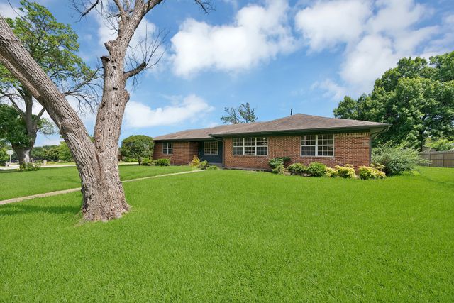1618 Comanche Trail, Garland, TX 75043