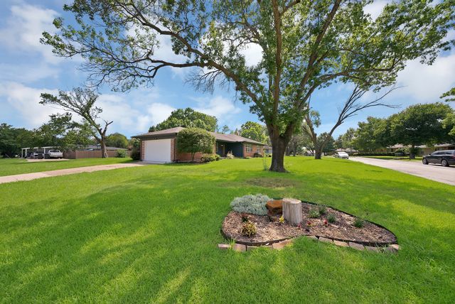 1618 Comanche Trail, Garland, TX 75043