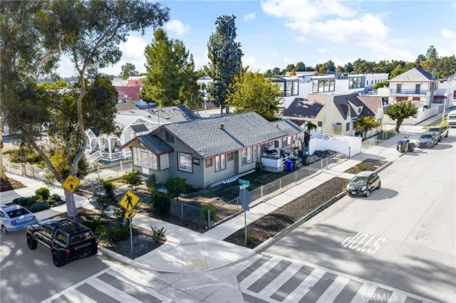 389 N 3rd, Upland, CA 91786