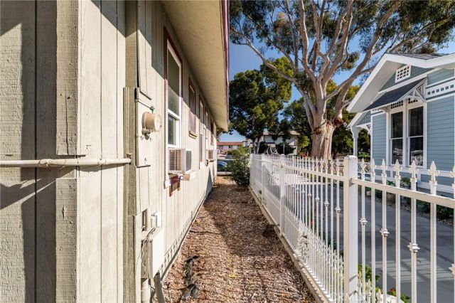 389 N 3rd, Upland, CA 91786