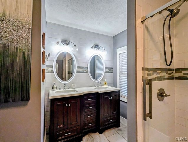 106 27th Avenue, Vienna, NY 13157