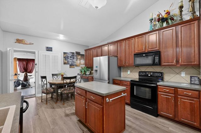 3020 Glenoaks Drive, Royse City, TX 75189