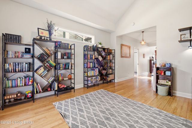 1030 E Oak St, Louisville, KY 40204