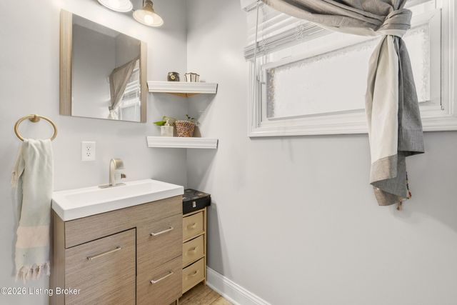 1030 E Oak St, Louisville, KY 40204