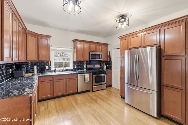 1030 E Oak St, Louisville, KY 40204