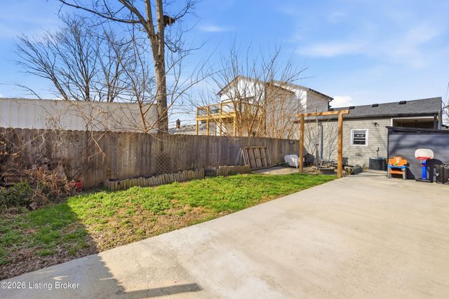 1030 E Oak St, Louisville, KY 40204