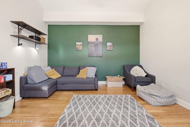 1030 E Oak St, Louisville, KY 40204