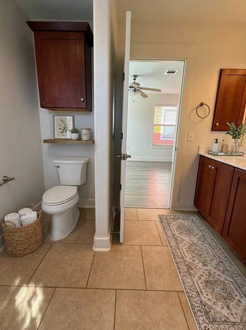 1601 Miriam Ave 210, Austin, TX 78702