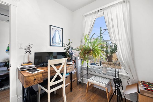 3036 N Kedzie Avenue, Chicago, IL 60618