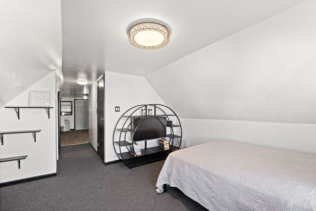 3036 N Kedzie Avenue, Chicago, IL 60618